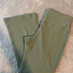 Ribbed Green Leggings Flare capri